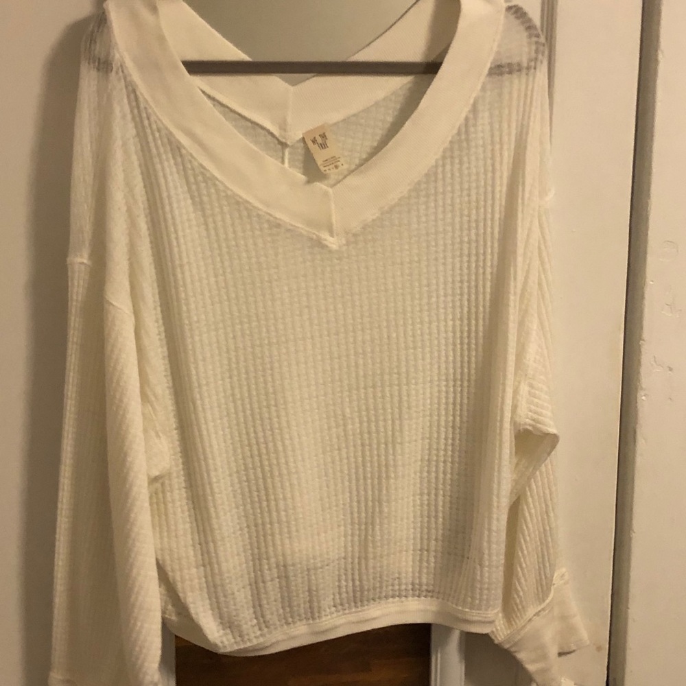 We The Free size M light long sleeve v neck top